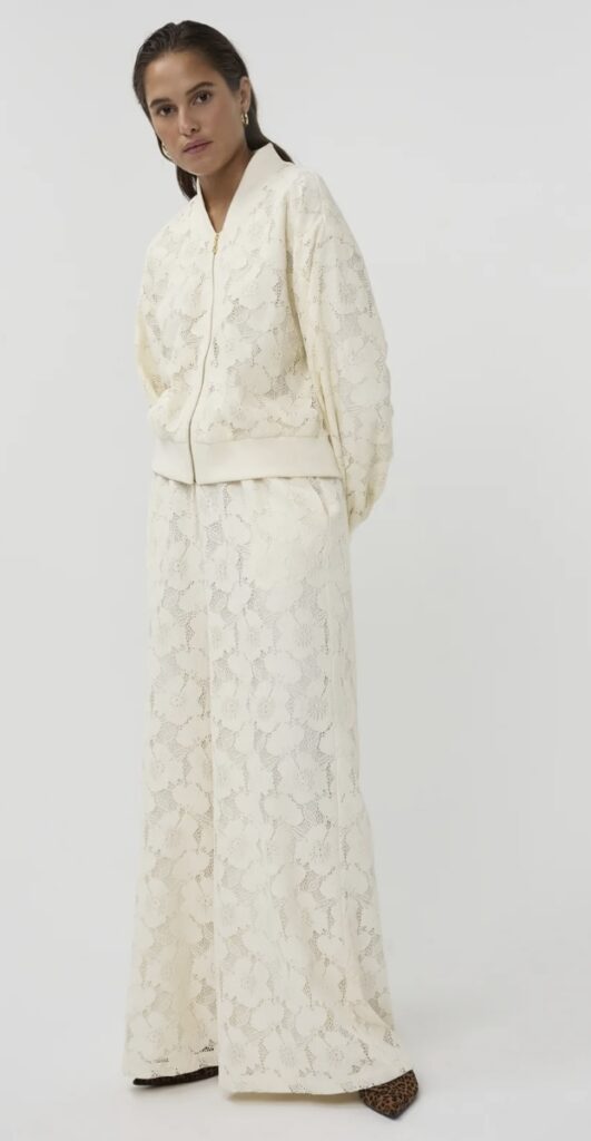 Amaya Jules Hose 102